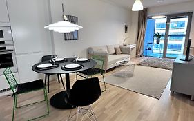 Peaceful Premium Apartment With Sauna And Balcony - Perfect Downtown Location